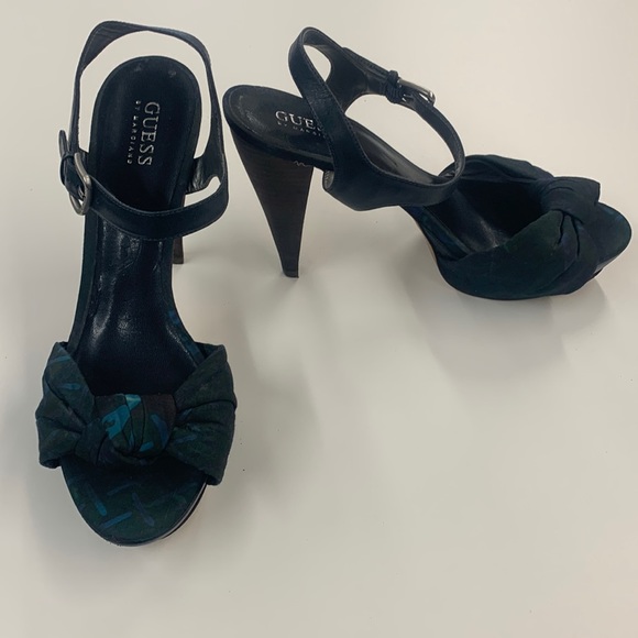 Ladies Size 9 Guess Heels - Picture 2 of 9